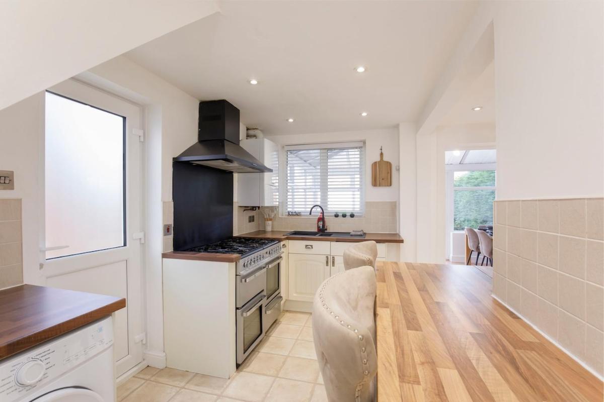 Your Home Away From Home - Near York City Centre