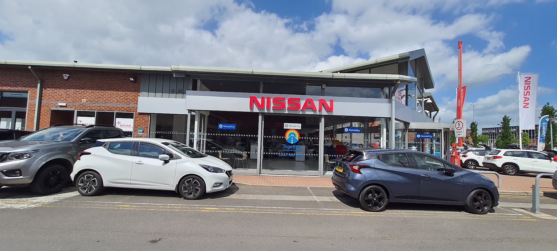 Lookers Nissan Leeds