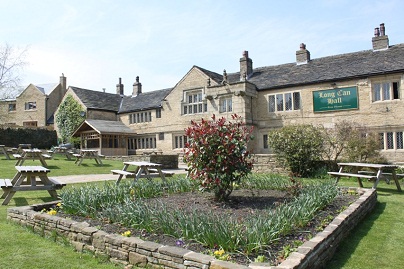 Pub Long can Hall in ovenden