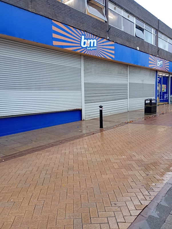 B&M Store