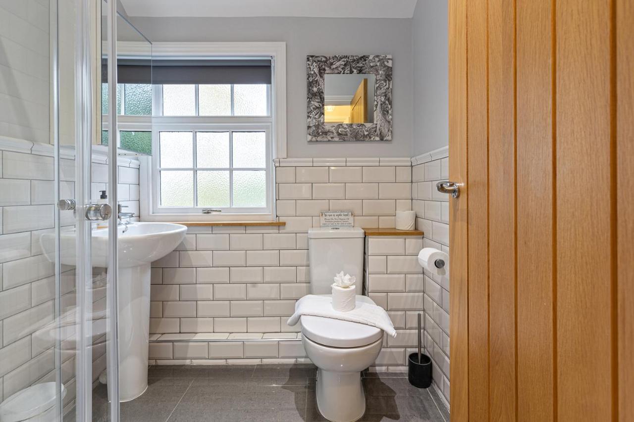 No 3 - Lime Tree Cottage - Pass the Keys — photo 7