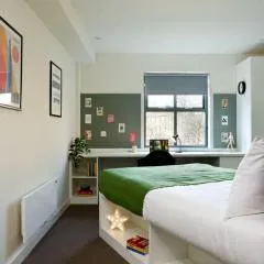 Aphrodite Suites Huddersfield — photo 4