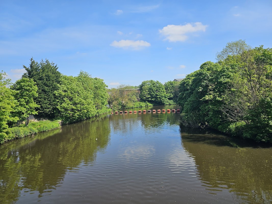 Battyeford Fluod Lock - historic-sites in mirfield