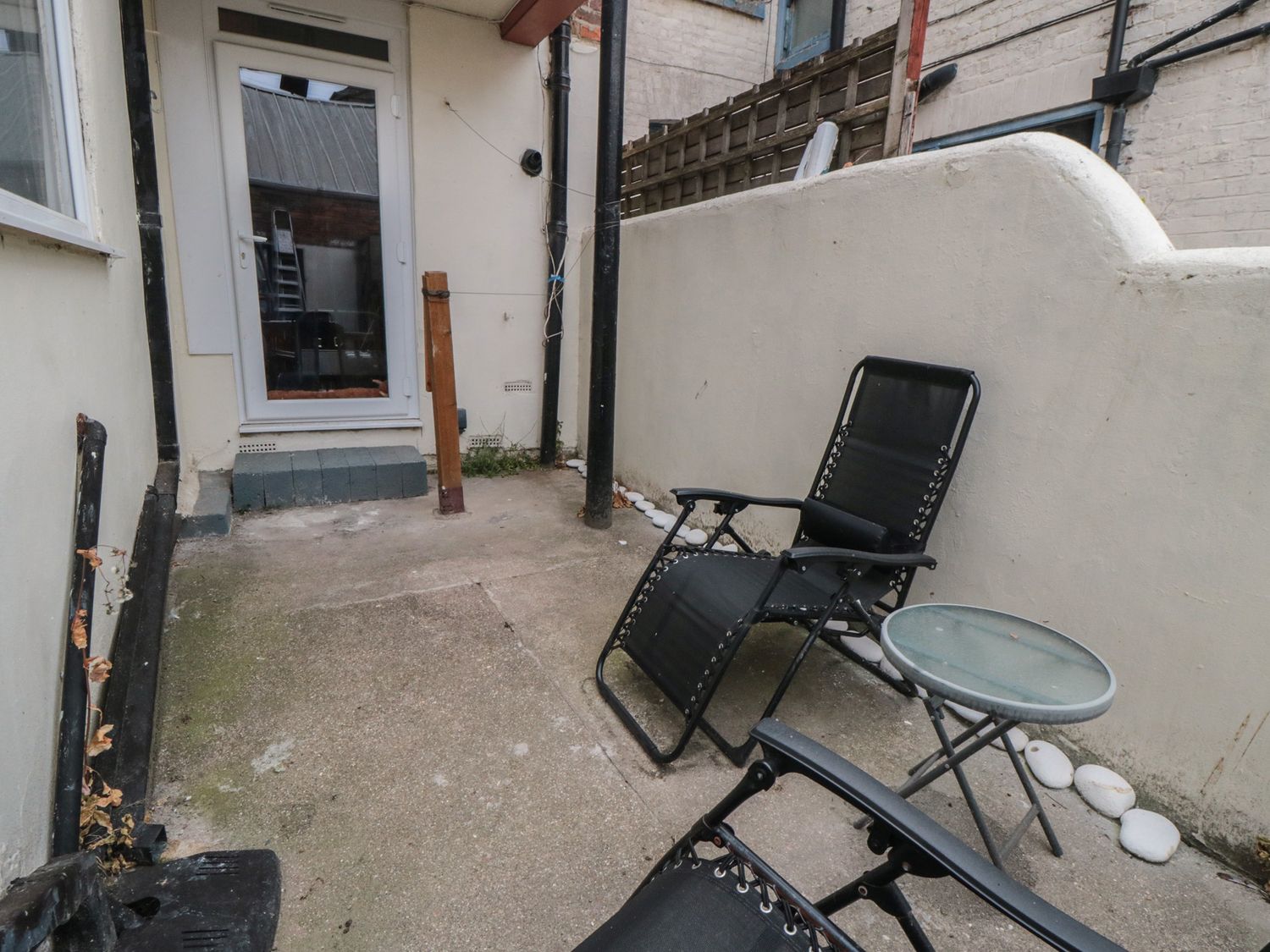 170 Victoria Road — photo 8