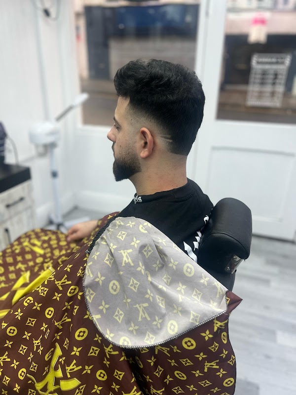 C.C.Barber shop