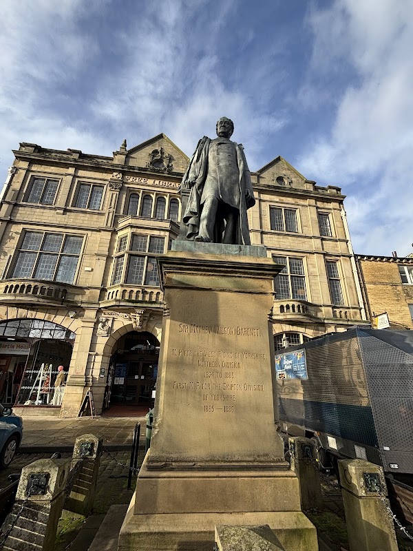 Sir Mathew Wilson Statue