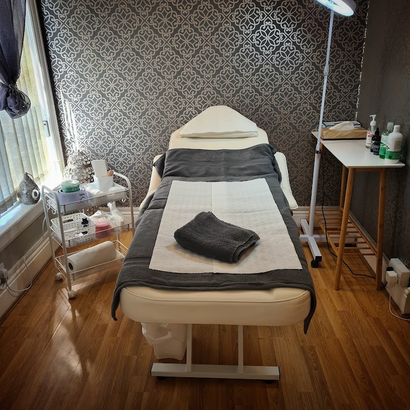 Vanity nail & beauty studio