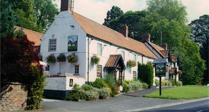 Pub The Altisidora Inn in bishop burton