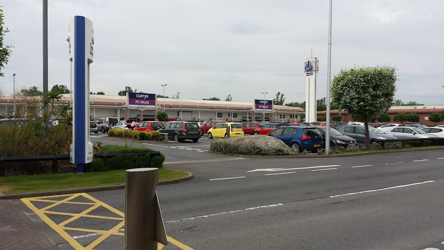 Bus Stop at Currys