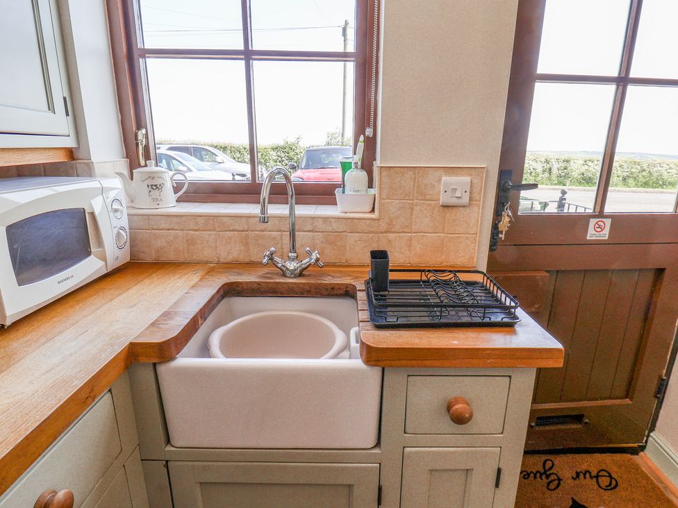 Esme's Cottage — photo 11