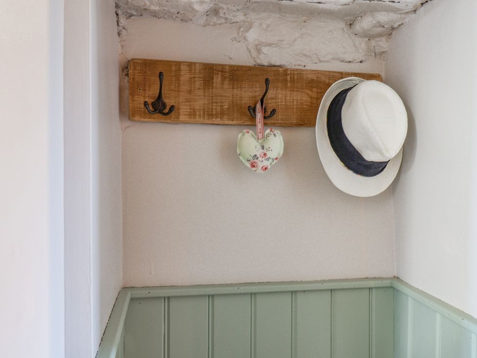 Esme's Cottage — photo 12