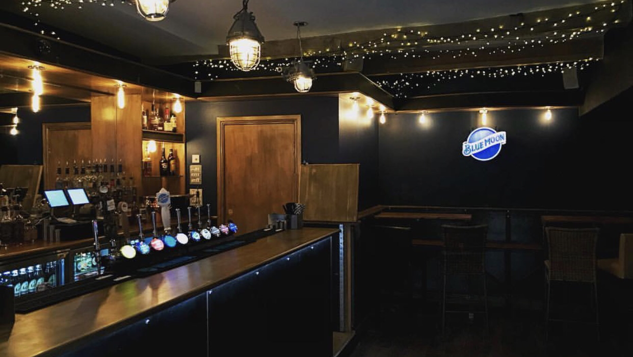 Elliotts Bar