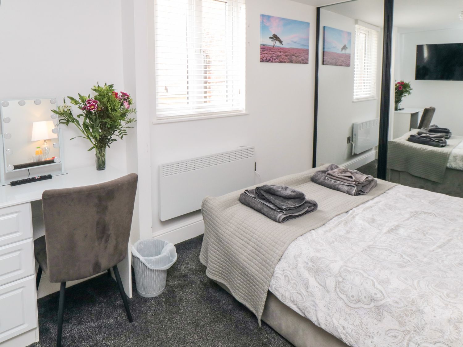 Tower Apartment — photo 11
