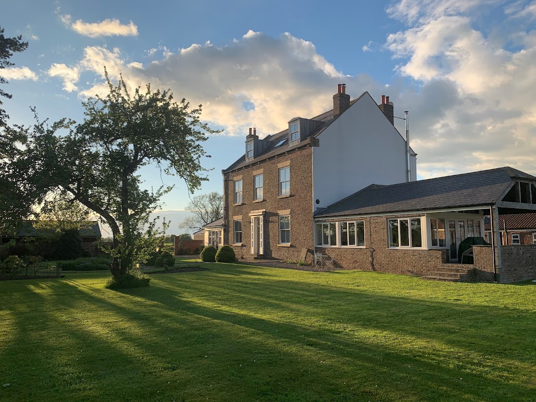 Wressle Grange - Luxury Yorkshire Cottage accommodation for group and family holidays