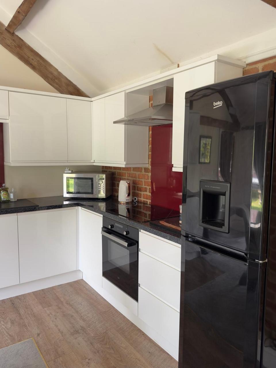 1 Bed Flat - Sleeps 2 - Pets - Parking - Wifi — photo 7
