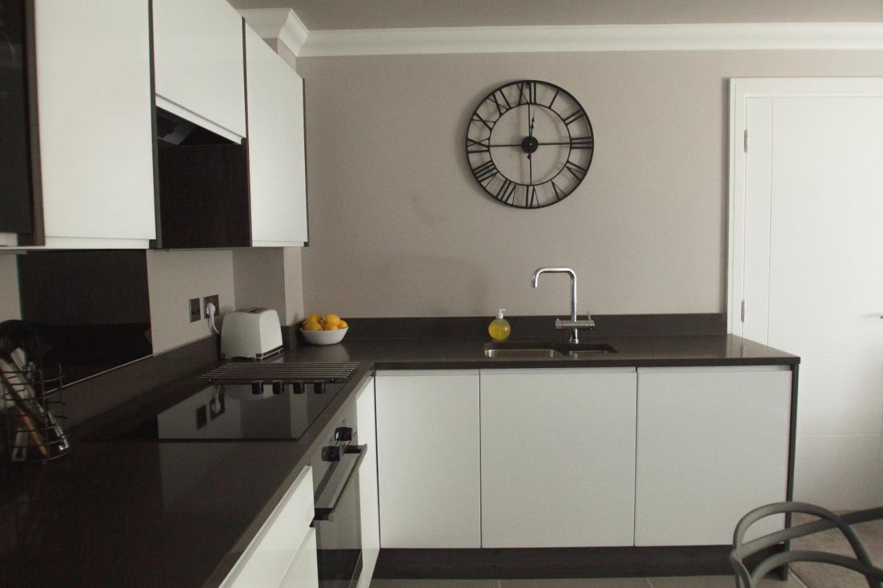 10 Bootham House - luxury city centre apartment with free parking for one car — photo 3