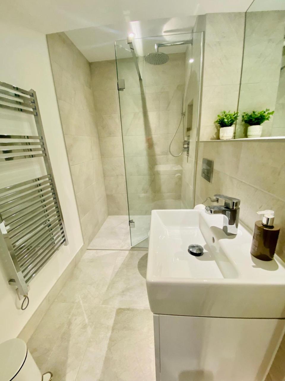 10 Bootham House - luxury city centre apartment with free parking for one car — photo 8