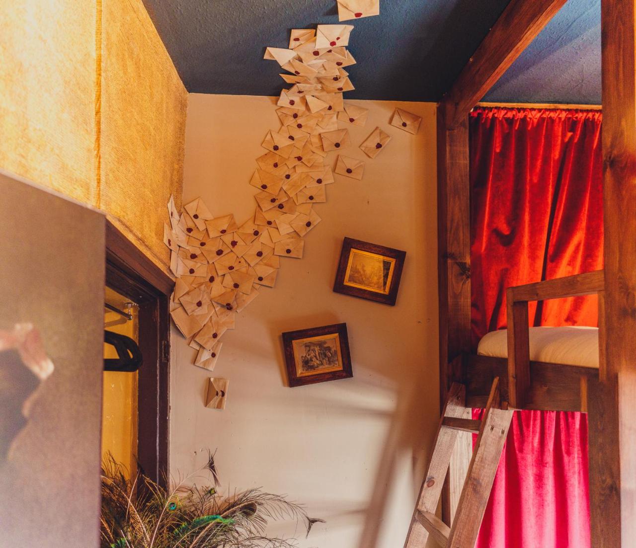 101 House At The End. Witchcraft & Wizardry House — photo 3