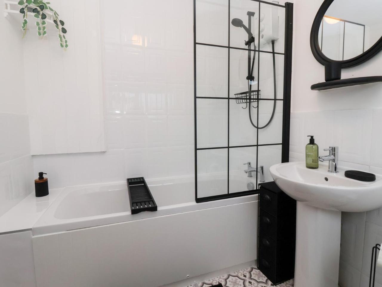 127 Bellhouse Way — photo 8