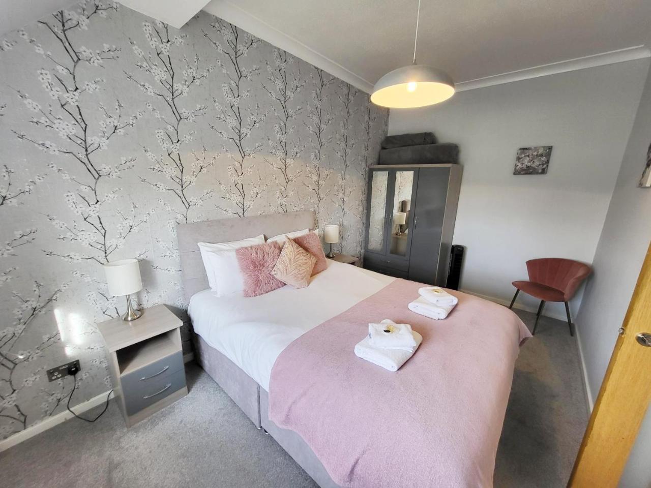 14 Feversham House Stylish 1-Bed Apartment with York Minster Views - Pass The Keys — photo 2