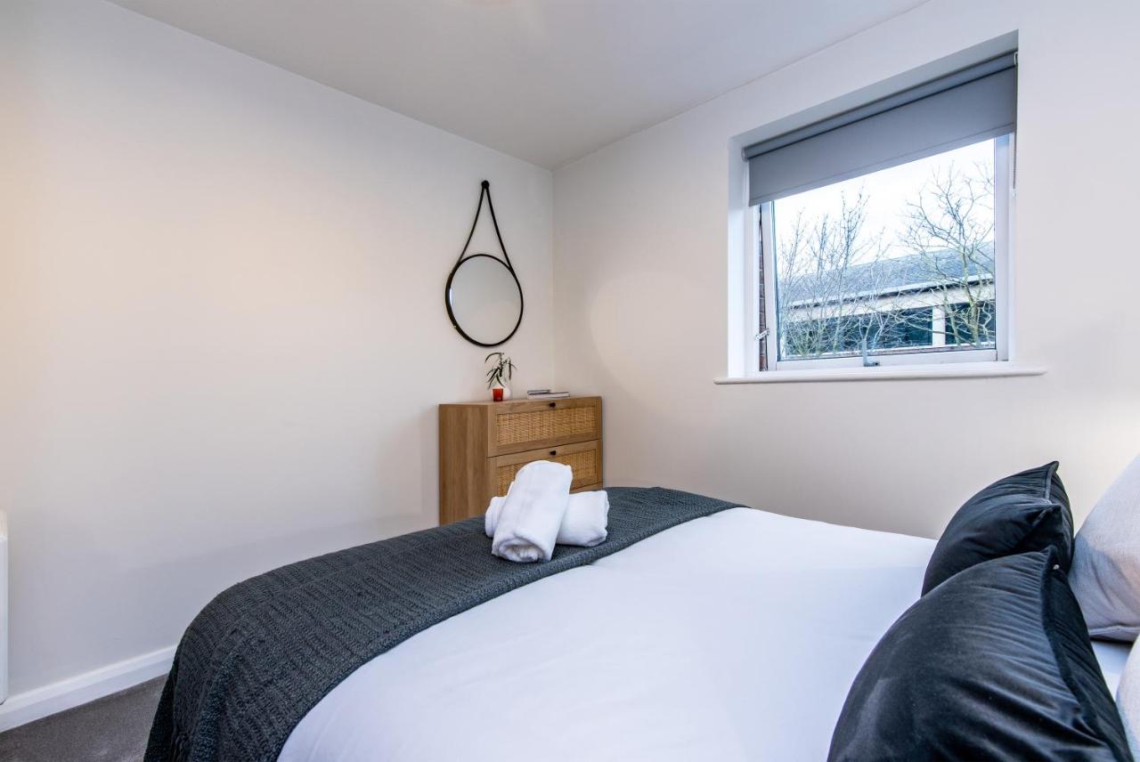 2BR Apartment with Parking, Close to York Centre — photo 3