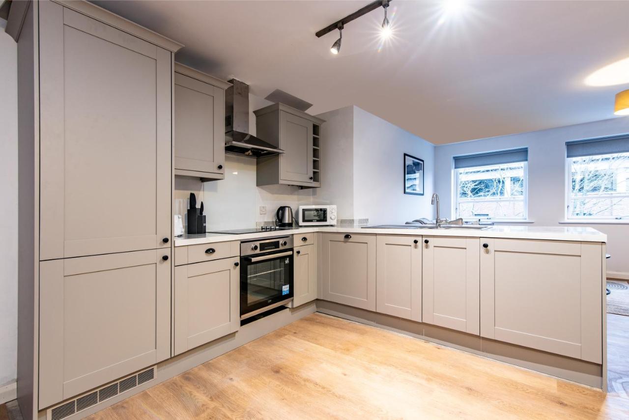 2BR Apartment with Parking, Close to York Centre — photo 6