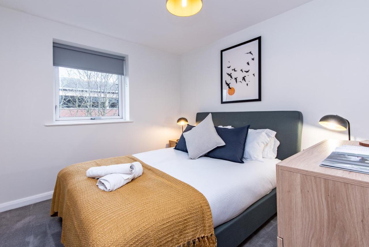 2BR Apartment with Parking, Close to York Centre — photo 8