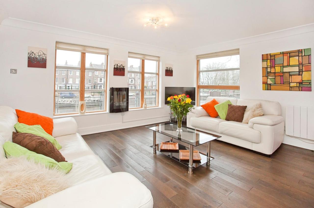 3 Emperors Wharf with Stunning River Views — photo 5