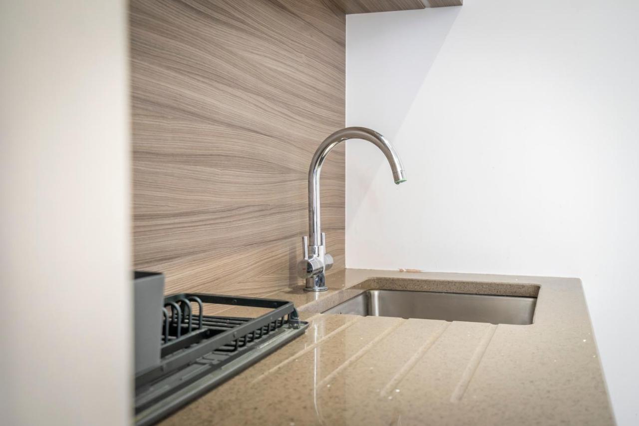 35 Cocoa Suites (parking included!) — photo 6