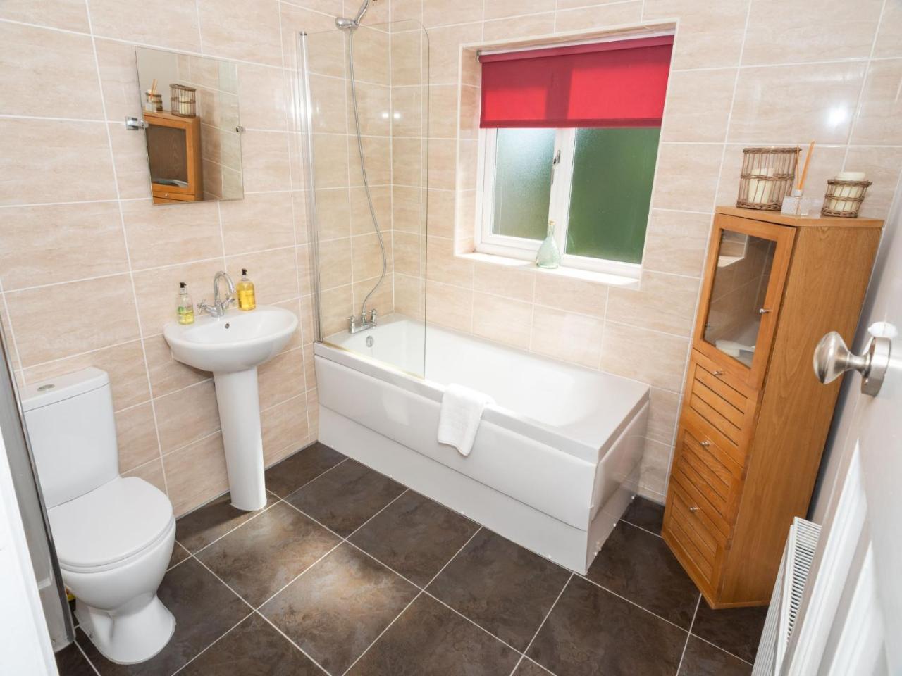 36 Westminster Road Bright & Spacious 2-Bed Home in York with Garden Pass the Keys — photo 8