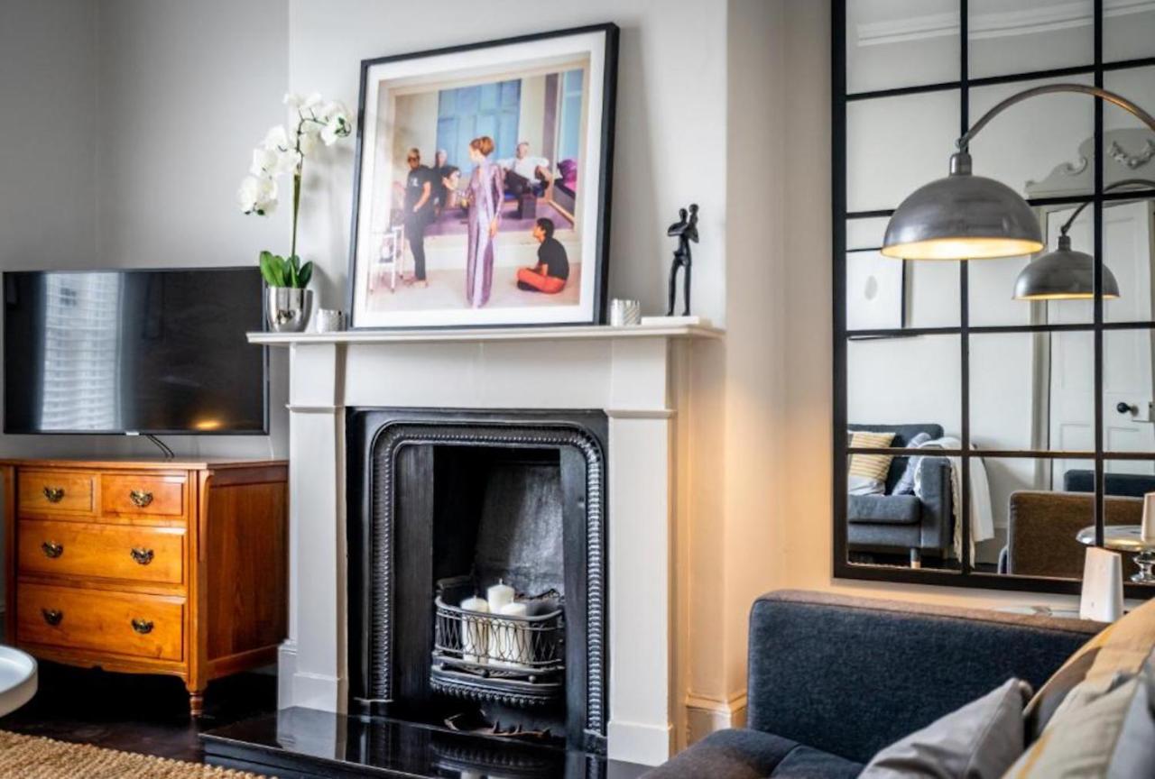 42 is the Answer- Stunning York townhouse appearing on TV Holiday Home Show — photo 2