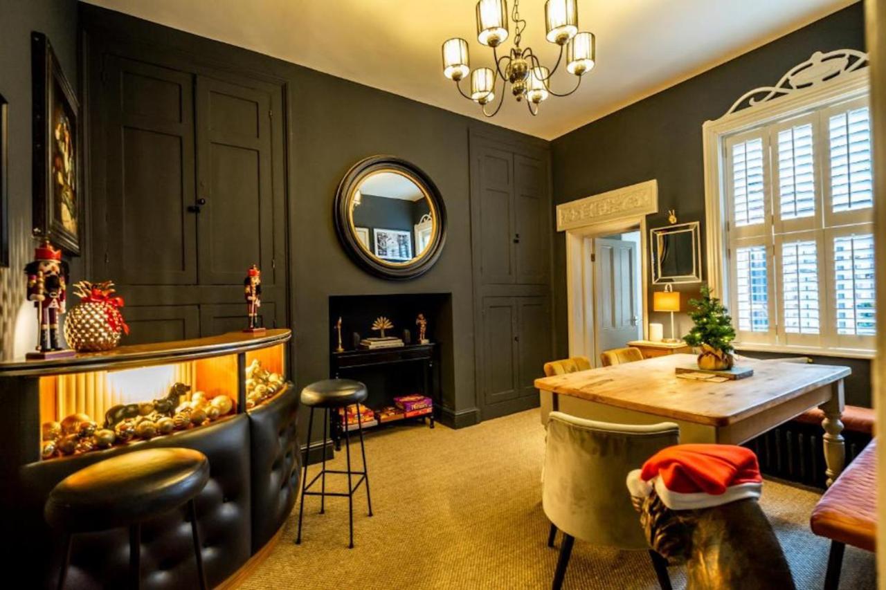 42 is the Answer- Stunning York townhouse appearing on TV Holiday Home Show — photo 3