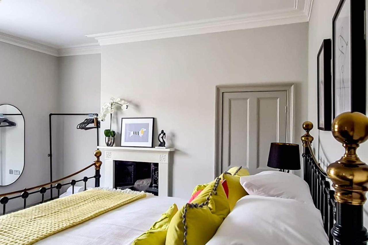 42 is the Answer- Stunning York townhouse appearing on TV Holiday Home Show — photo 4