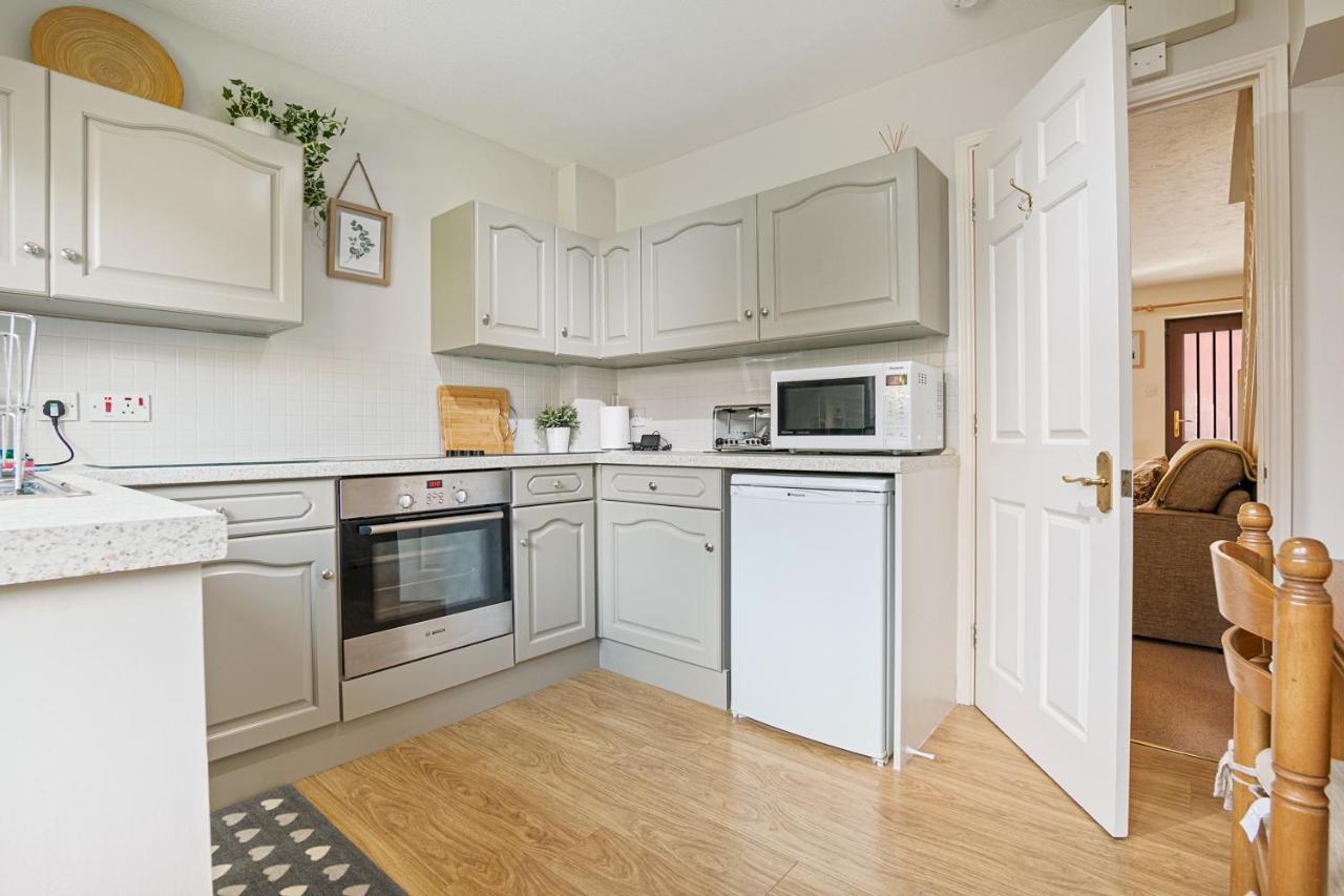 46 Fewster Way Cosy Townhouse in York with Parking Fossdyke - Pass the Keys — photo 4
