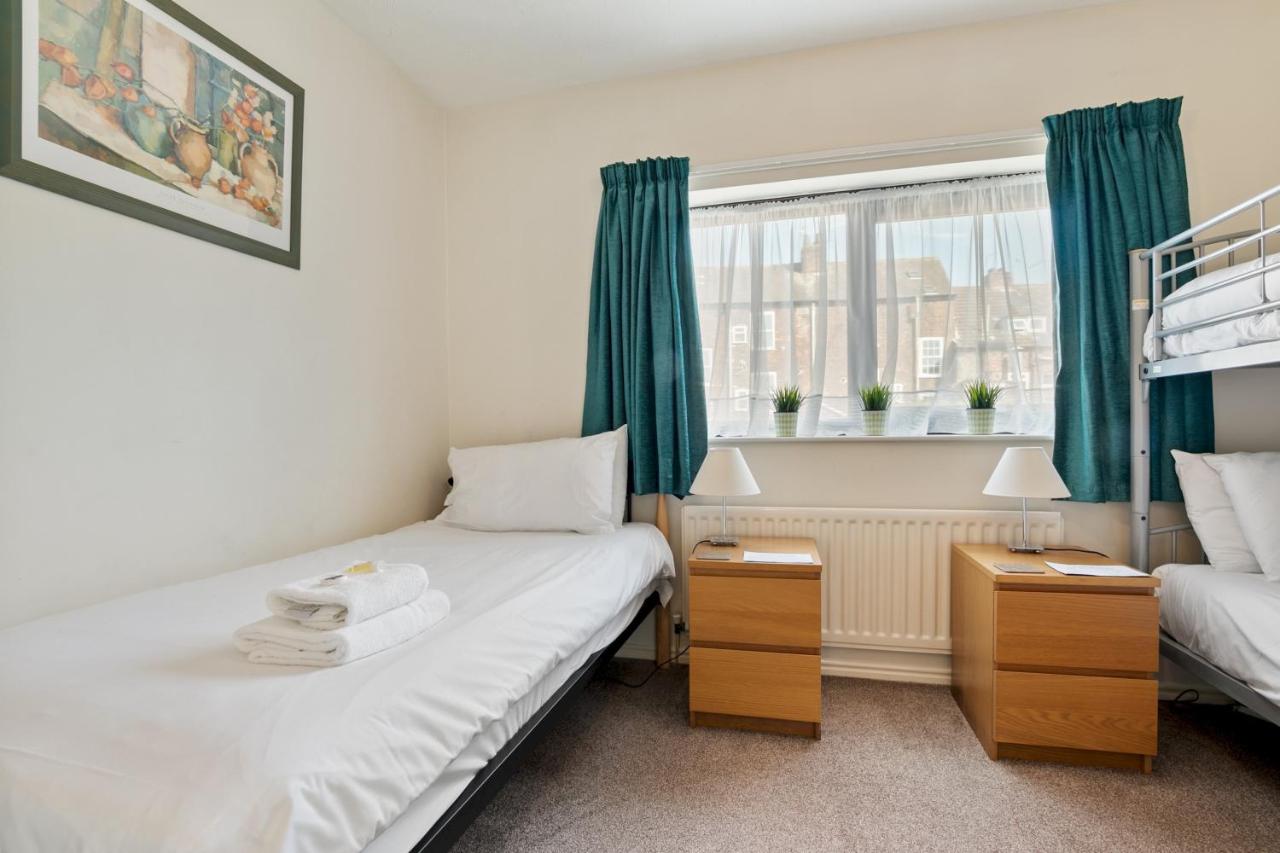 46 Fewster Way Cosy Townhouse in York with Parking Fossdyke - Pass the Keys — photo 7