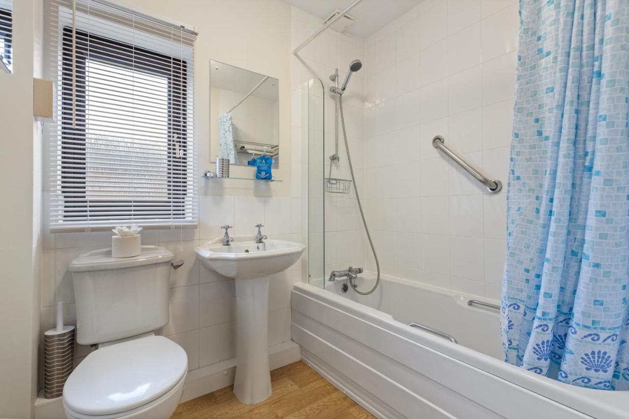 46 Fewster Way Cosy Townhouse in York with Parking Fossdyke - Pass the Keys — photo 8