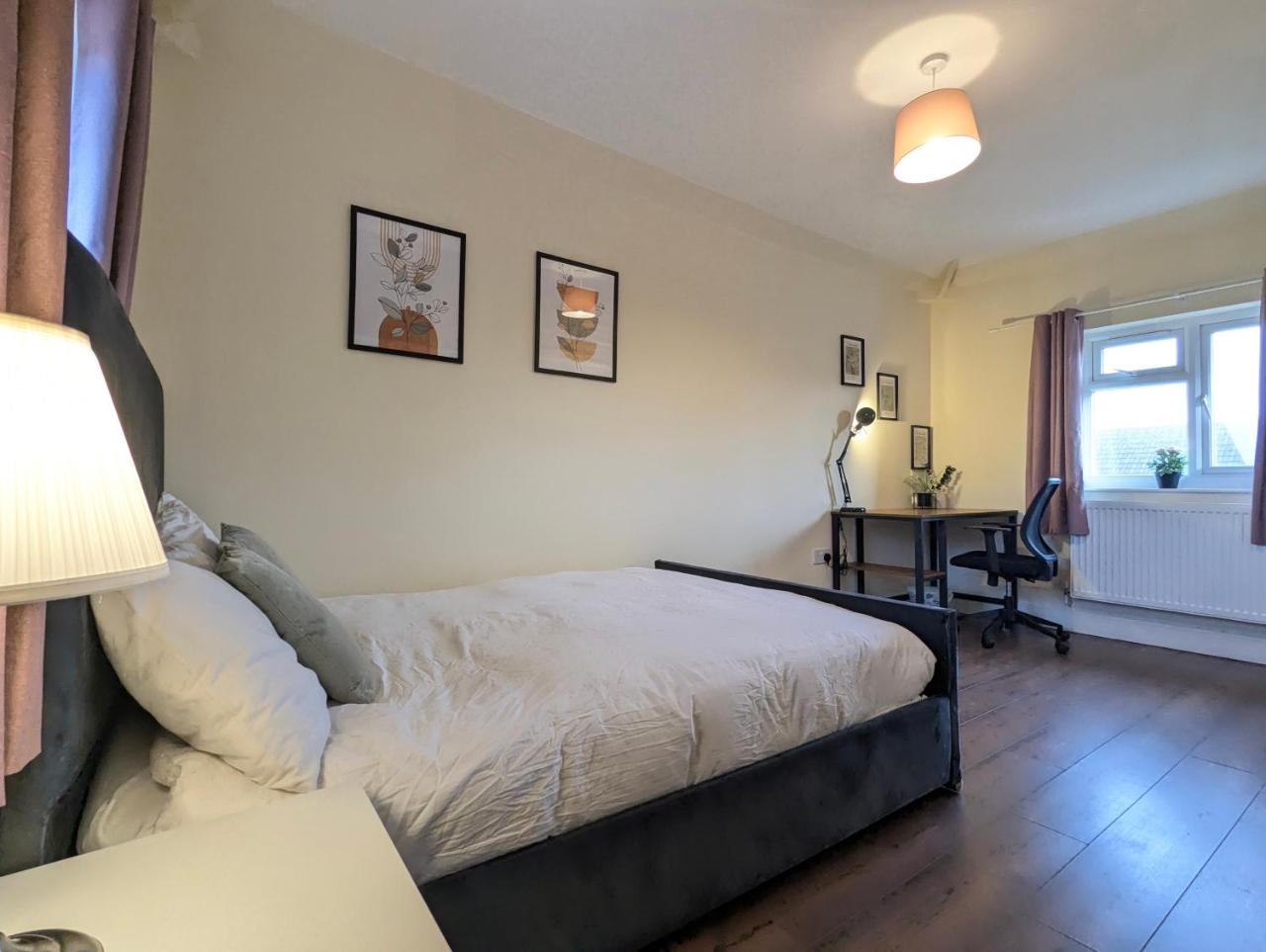 5 Ensuite Bedroom House Near Centre Free Parking — photo 8