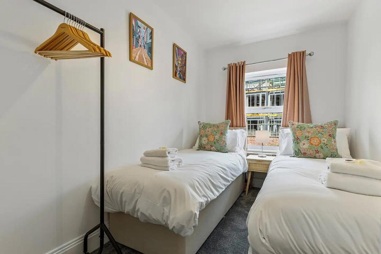 6 Escrick Street Beautiful 2-Bed Flat in York Close to City Centre - Pass the Keys — photo 2