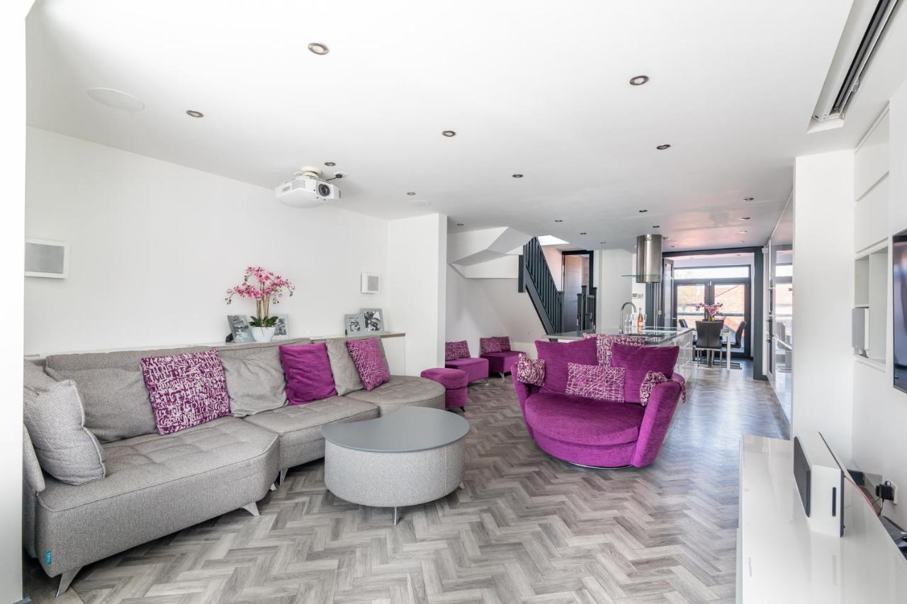 73 East Parade, Cherry Tree Apt Modern 3-bed Duplex Apt in York with 75 inch TV - Pass The Keys, York, Yorkshire