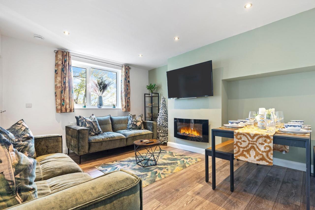 8 Eighth Ave Retreat On The Green Beautiful 4-Bed Home Pass The Keys, York, Yorkshire