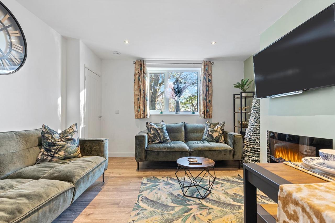 8 Eighth Ave Retreat On The Green Beautiful 4-Bed Home Pass The Keys — photo 5