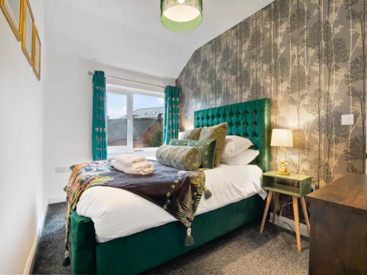 8 Eighth Ave Retreat On The Green Beautiful 4-Bed Home Pass The Keys — photo 7
