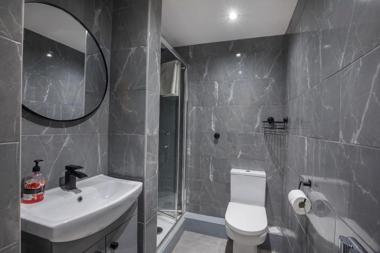 Apartment 1 The Keyes- Stylish & Spacious Apartment With Free Parking — photo 3