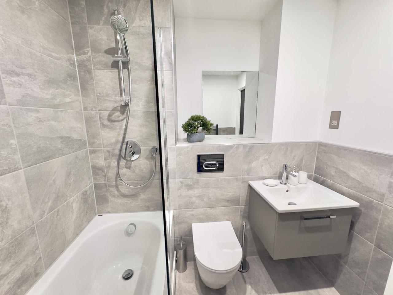 Apartment 43 Citygate with Free Onsite Gym — photo 4