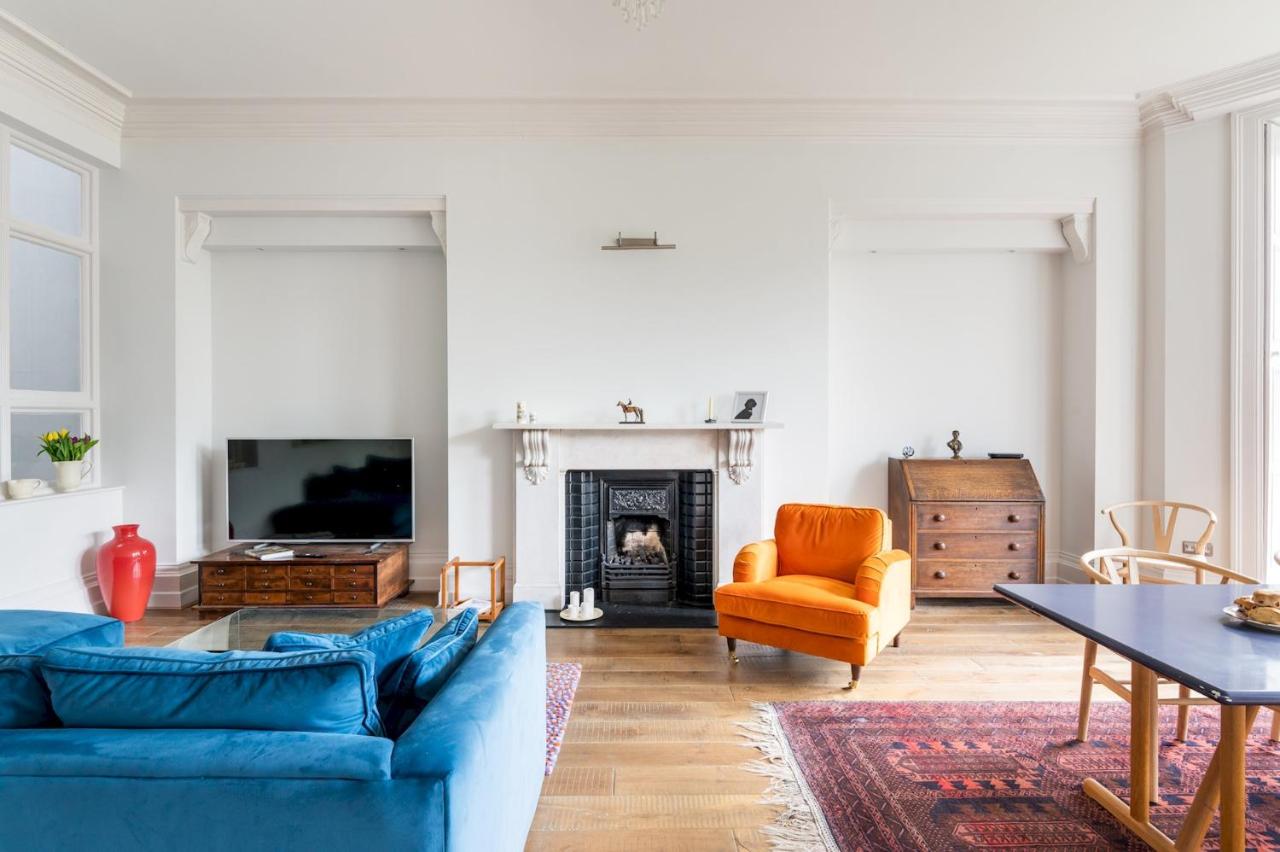 Apt 2, 2 Driffield Terrace Bright & Spacious 2-Bed Apartment in York - Pass The Keys, York, Yorkshire