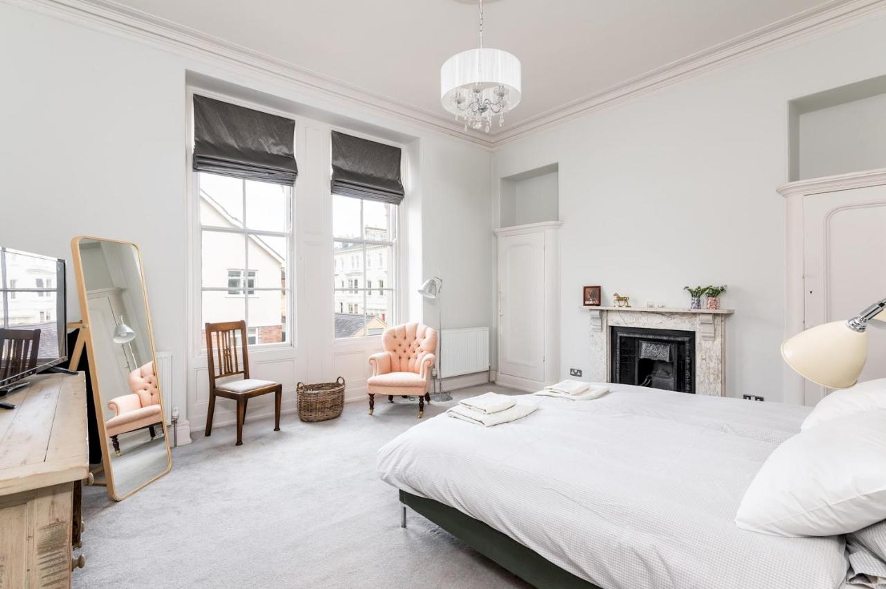 Apt 2, 2 Driffield Terrace Bright & Spacious 2-Bed Apartment in York - Pass The Keys — photo 2