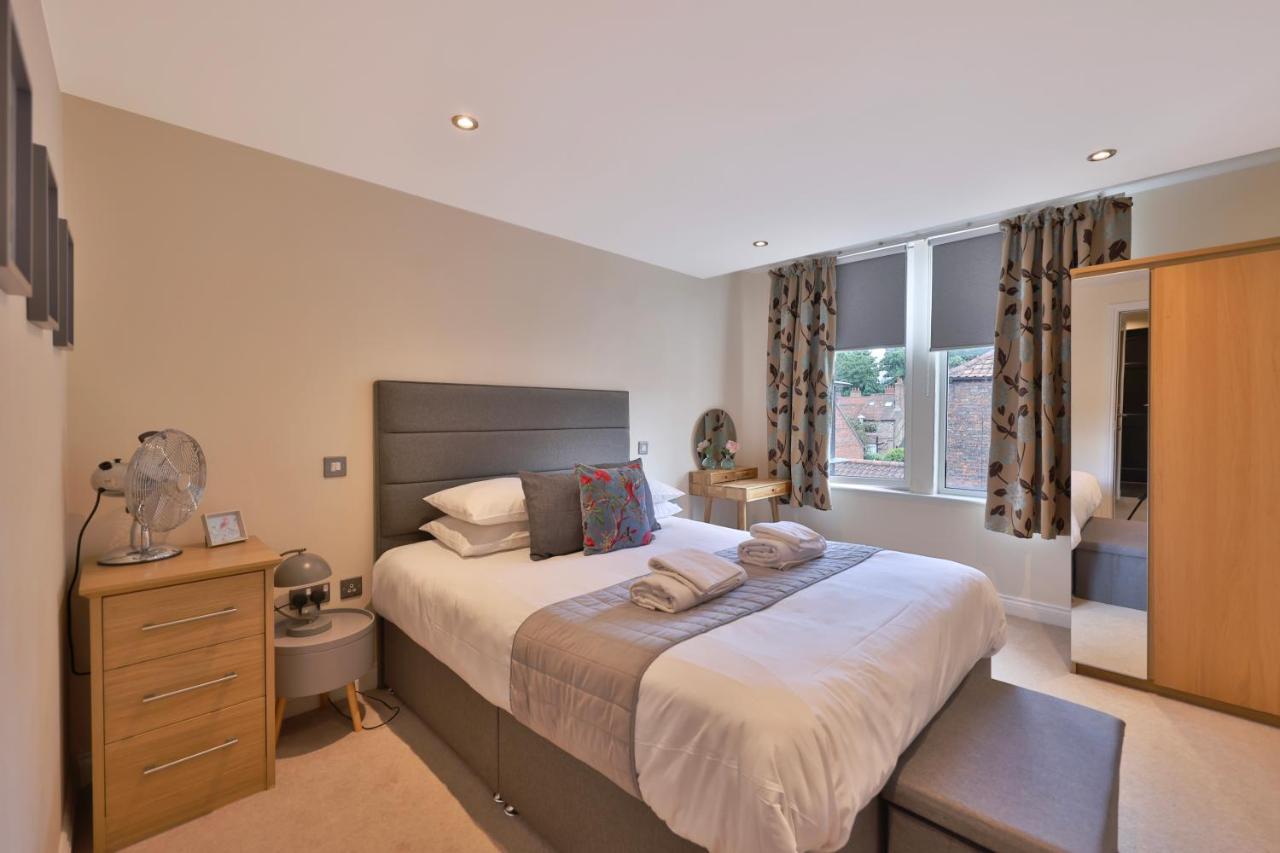 Aspire - 2 bed, parking, 3 minute walk to minster — photo 2