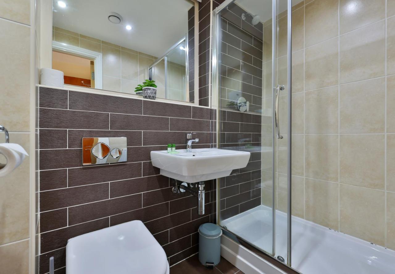Aspire - 2 bed, parking, 3 minute walk to minster — photo 8