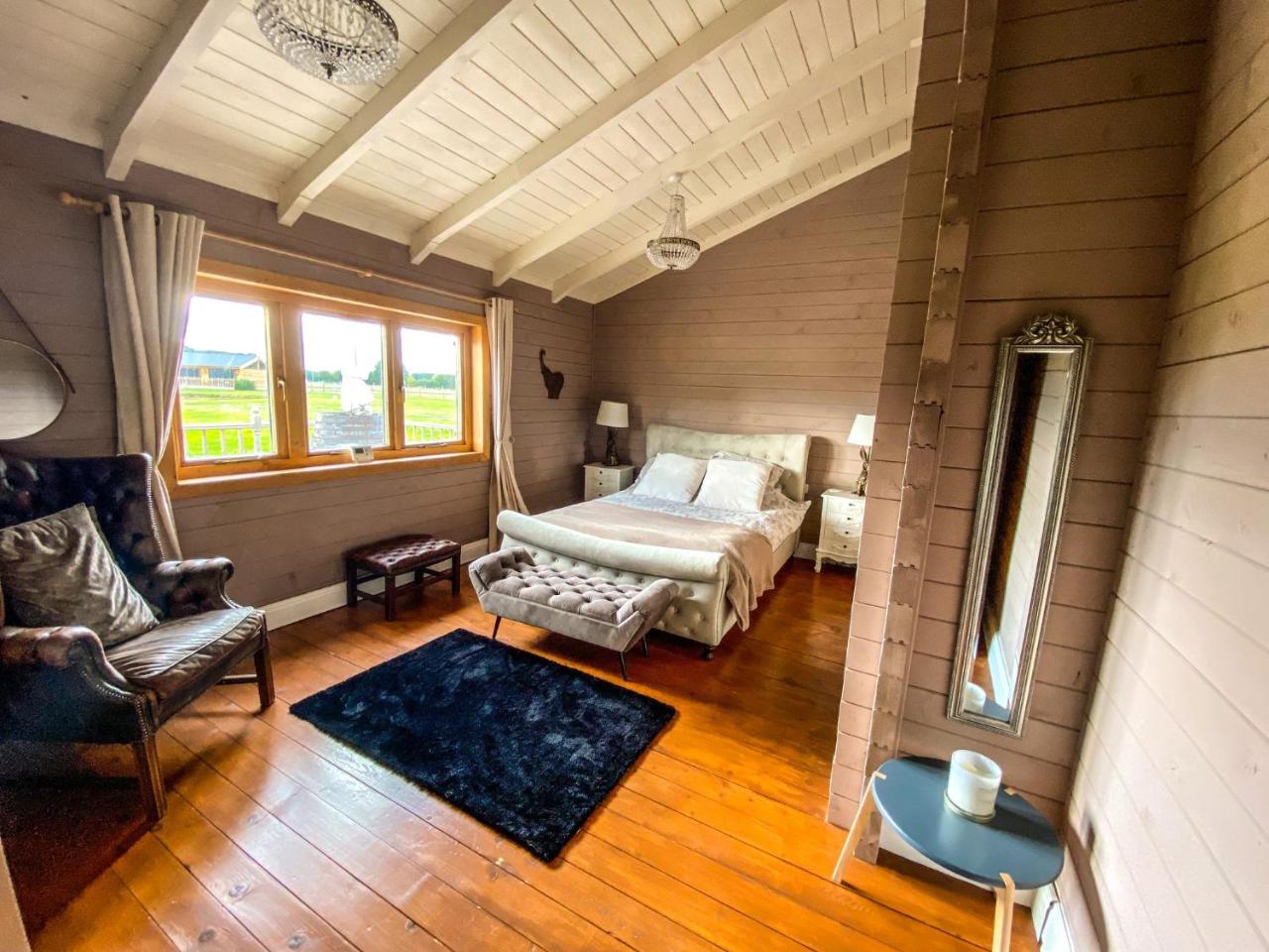 Beautiful 3-Bed Luxury Private Lodge in York — photo 2