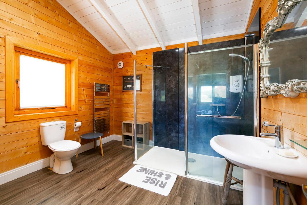 Beautiful 3-Bed Luxury Private Lodge in York — photo 3